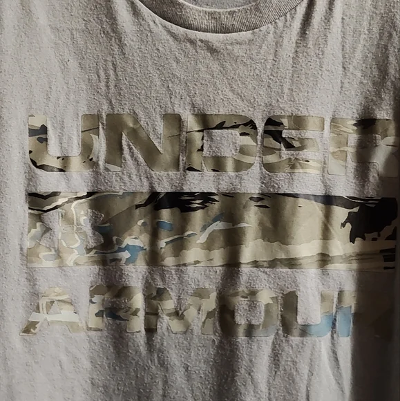 Under Armour men's medium shirt - Picture 2 of 5